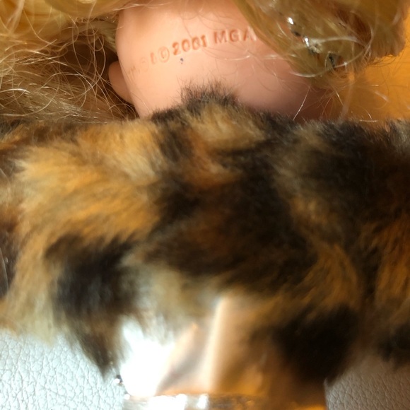 Bratz Designed By Cloe 2001 Doll - Picture 5 of 9